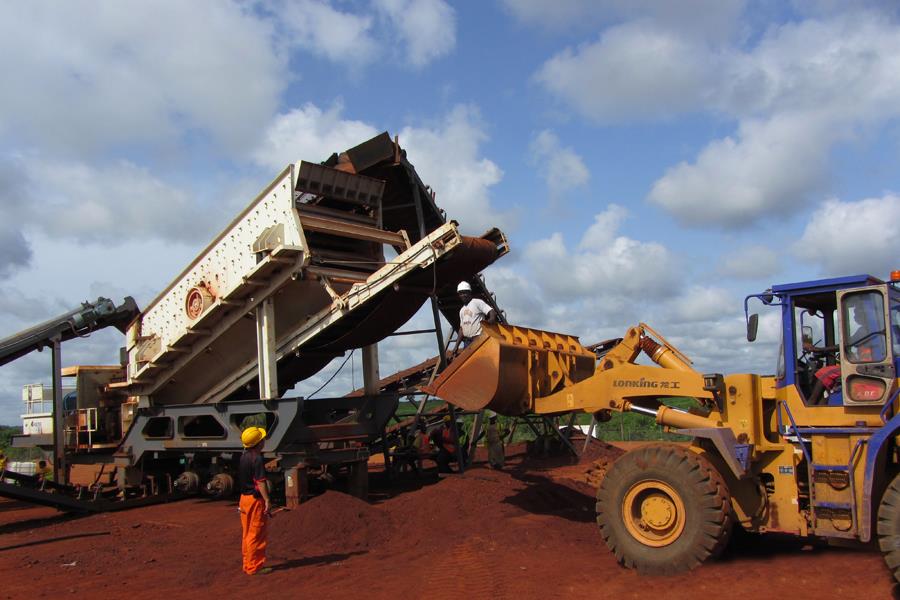 Structure and motion principle of jaw crusher