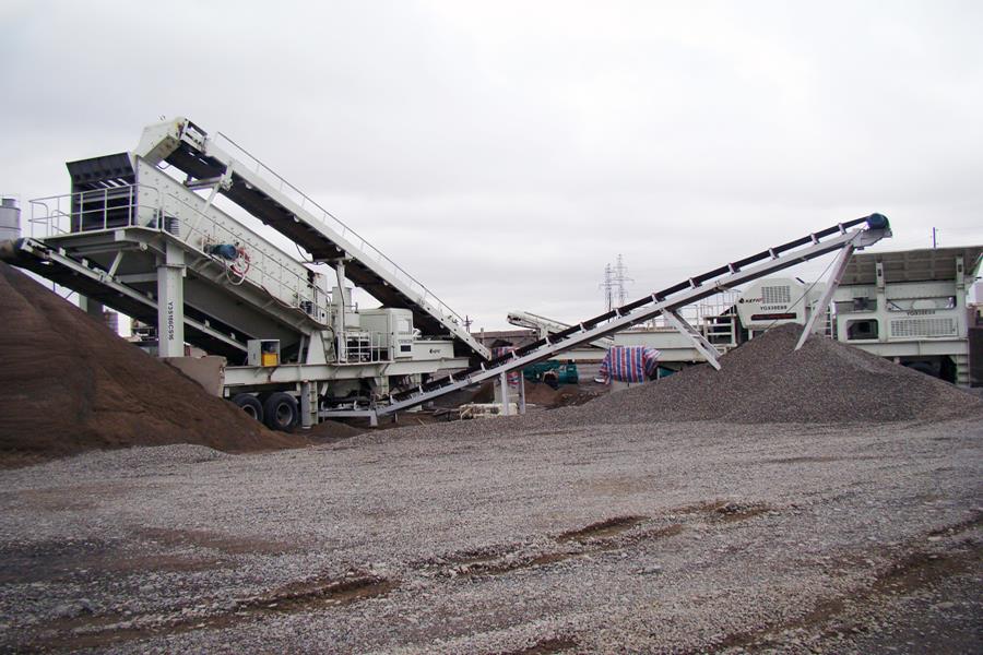 Clean up the crusher equipment