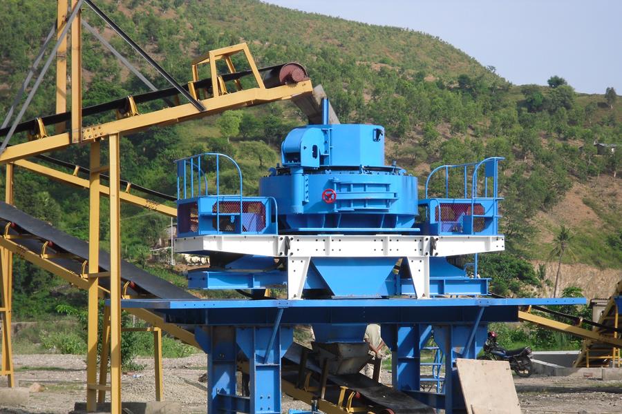Which type of coal mill is needed to turn lumps of coal into pulverized coal